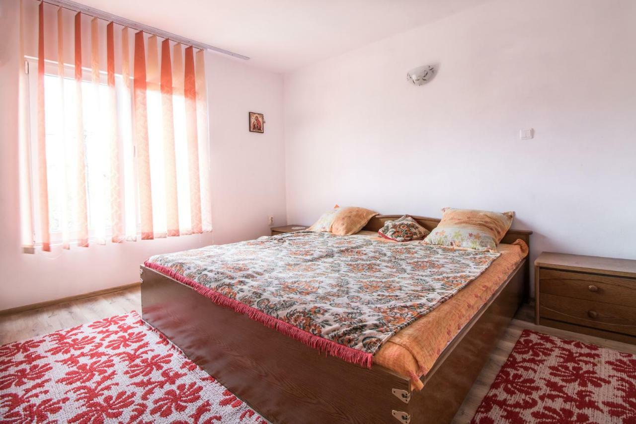 Casa de vacanta Jeny Novaci-Străini Exterior foto