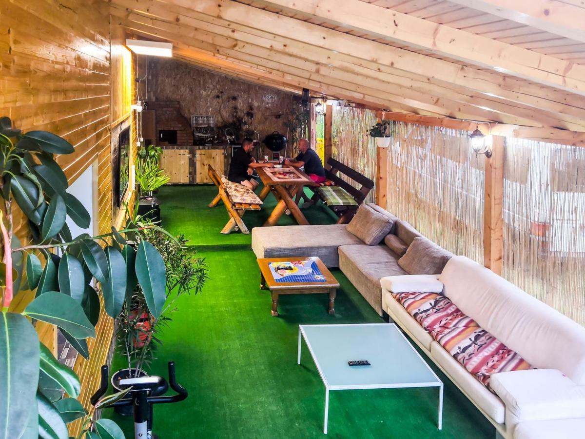 Casa de vacanta Jeny Novaci-Străini Exterior foto
