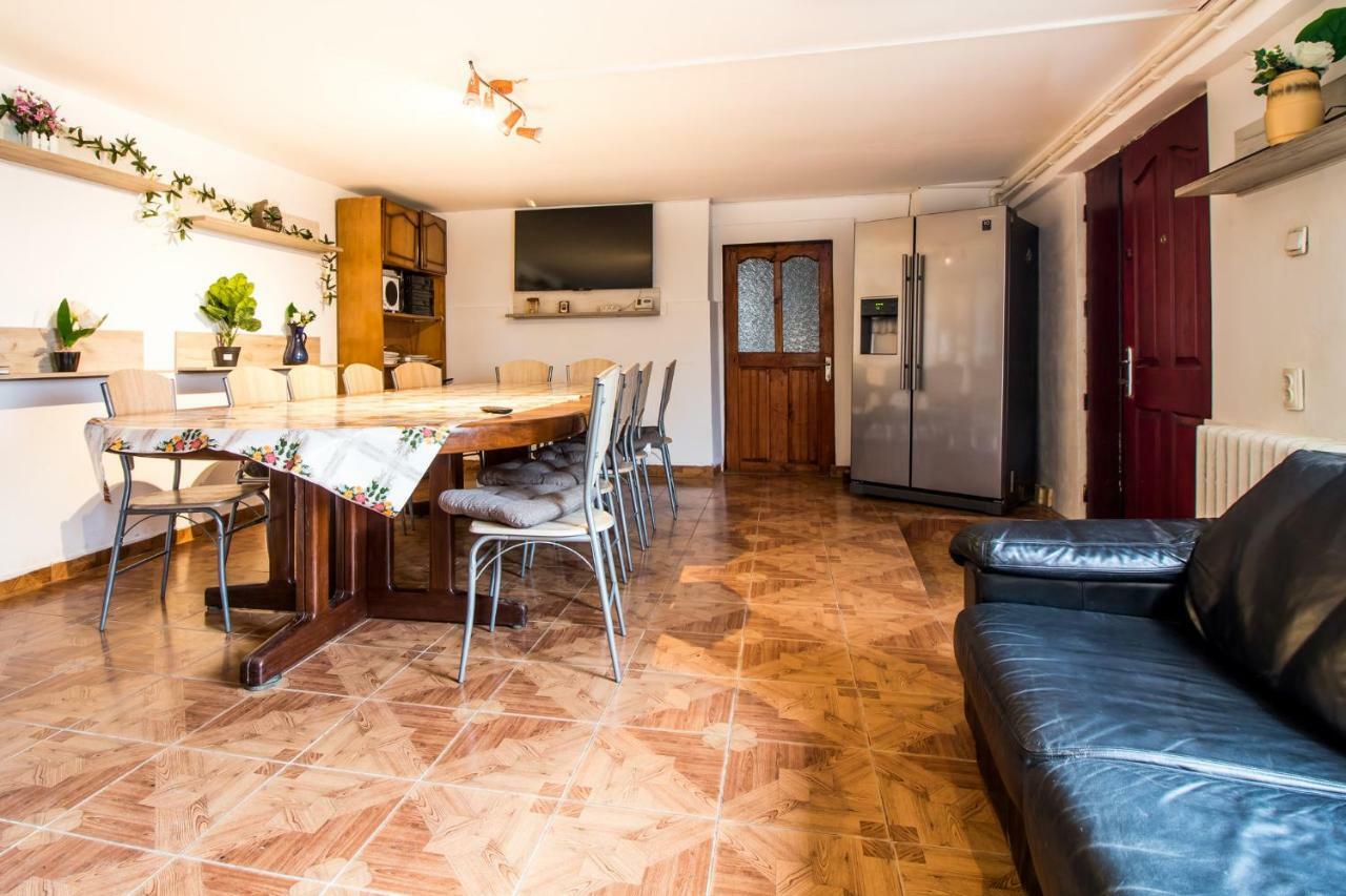 Casa de vacanta Jeny Novaci-Străini Exterior foto