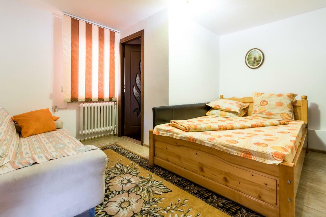 Casa de vacanta Jeny Novaci-Străini Exterior foto
