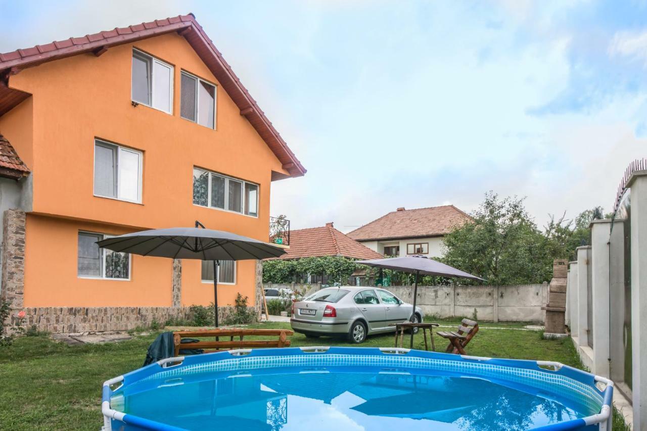 Casa de vacanta Jeny Novaci-Străini Exterior foto